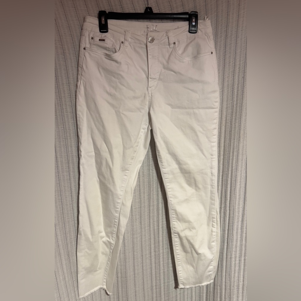 Elegant White Straight Leg Jeans for Women